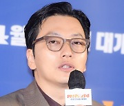 [TD포토] 이동휘 '감독님 말 잘 들을 수밖에 없었..'