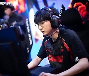 [LPL 돋보기] FPX '덕담' 서대길, 5년 만에 '룰러 악몽' 벗어났다