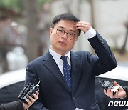 임현택 대한소아청소년과의사회장, 경찰 소환 조사 출석