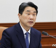 이주호, 충북 상신초서 늘봄학교 안착 방안 논의