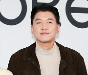 [ET포토] 김민중, '그윽한 시선'