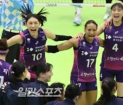 [포토]김연경, 선두 현대건설 꺾고 1위 추격