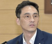 본회의장서 돌연 "나랑 결혼해줄래"…49세 시의원 공개 프러포즈