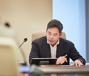 실적 부진 CEO 수시 교체…‘정용진號’ 신세계 인사혁신 본격화