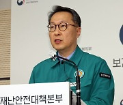 정부, 교수들에도 단호…1년 연기 "안돼", 현장 떠나면 "'명령' 검토"(종합)