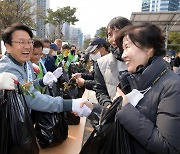 광주시, 올해도 반려식물 나눠주기 행사 개최 '눈길'