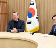 ICLEI 사무총장 만난 김동연 지사 "기후변화 대응, 경기도가 앞장설 것"