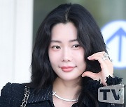 [TD포토] 클라라 '화려한 악세사리'