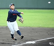 '옆구리 부상' 한동희, ML 서울시리즈 스페셜게임 명단 제외…한태양 대체 선발 [공식발표]