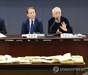 발언하는 박목월 시인 장남 박동규 교수