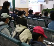 출구 찾지 못하는 의대증원 갈등