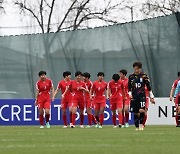 아쉬움 가득한 U-20 여자 축구 선수들