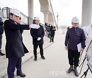 강도형 해수부 장관, 동해신항 건설·연안정비사업 현장 살펴