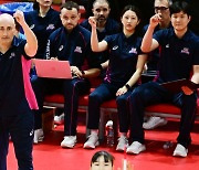 [IS 포커스] "광주 오실거죠" VS "과일바구니 보내야"...'여자부 1위 경쟁' 사령탑 입담도 클라이맥스