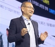 F&F홀딩스 지배력 늘리는 에프앤코…김창수 회장의 경영권 승계 '열쇠'