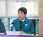 이주호 "멈춰 있는 의대 수업 조속히 재개해야…집단 휴학 허가 안 돼"