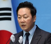 “DMZ 지뢰 밟으면 목발 경품”…정봉주, ‘막말 논란’ 어디까지?