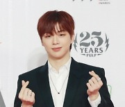 강다니엘, '화이트데이' 함께 보내고 싶은 스타 1위