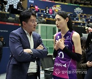 KOVO 조원태 총재, 배구여제 김연경과 나눈 배구 이야기는?