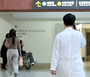 의대 교수협 “집단사직 여부 결정 안해”...화상회의서 휴학 현황 논의