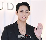 [MD포토] 세븐틴 민규, '심장 떨리는 눈맞춤'