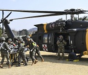 중증외상환자 ‘골든타임’ 지켜라…韓·美, 헬기 동원해 후송 훈련