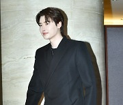 이종석, 시선 강탈 훈훈함 [포토엔HD]