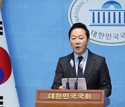 “목발 경품” ‘5·18 폄훼’… 여도 야도 최대의 적은 ‘막말’