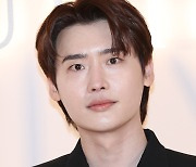 [포토S] 이종석, 백옥 피부