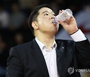 "방송하느라 훈련불참"…휘문고 농구부 현주엽 감독 민원 접수돼