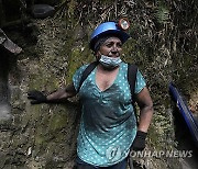 Colombia Women Emerald Mining