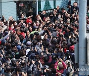 인파에 둘러싸인 한동훈 비대위원장