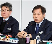 인사말 하는 정성택 전남대 총장