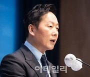 민주당, 'DMZ 목함지뢰 목발 경품' 논란 정봉주 공천 취소