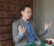 "도시여행은 힐링입니다…370여 도시 다녔는데 1200곳 채워야죠" [책과 사람]