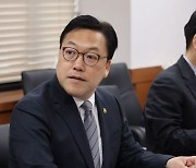 [포토] 고용동향 관련 발언하는 김병환 차관