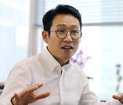 400개 종목 사고 팔아 30% 수익... 올해만 3100억 몰린 이 펀드 [왕개미 연구소]