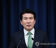 진성준 "尹대통령 `입틀막`도 모자라 `회칼테러` 하겠다는 것인가"