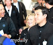 [MD포토] LA다저스 로버츠 감독 '즐거운 미소로 입국'