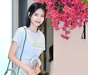 수영, 봄을 부르는 등장 [포토엔HD]