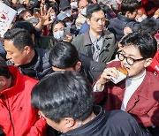 "호떡 뒤집기 판도 아니고…" 洪, 도태우 공천 취소 한동훈 저격