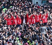 ‘낙동강벨트’서 이재명·조국 때린 한동훈 “유죄 확정 땐 승계 금지”