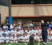 윤석열 대통령 ‘안타’