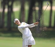 방신실, 태국 블루캐니언 2R 단독 1위…KLPGA 2주 연속 우승 경쟁