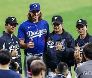 MLB 덕분에 새 단장한 고척…"쾌적하네요"