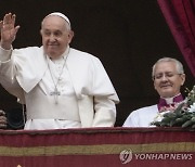 [글로벌 오피니언리더] 교황 첫 회고록 "나도 아름다운 여인에 흔들린 적 있어"