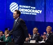 대만, 서울서 열린 민주주의정상회의에 화상 연설…중국 반발