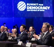 Leaders call for action against threats to democracy posed by AI