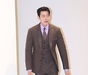 [포토] 김우빈, 멋진 슈트핏으로 입장