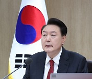 尹 “4월 대통령 직속 의료개혁특위 구성...머리 맞대고 논의하자”